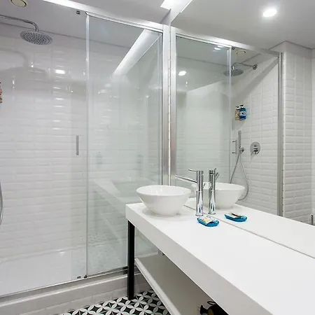 Apartment Lovelystay - Lovely Chiado Lisbon