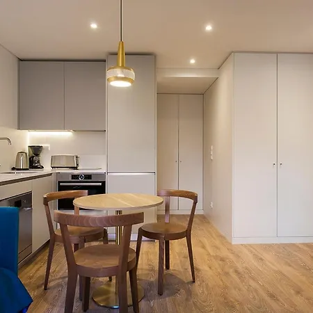 Lovelystay - Lovely Chiado Apartament